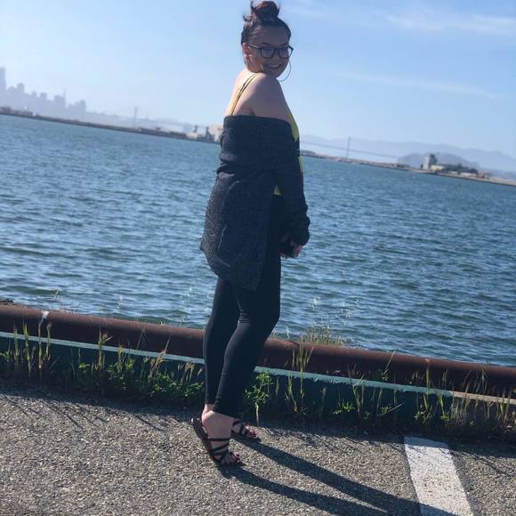 Meet the Posher Other - Meet your Posher, Linda